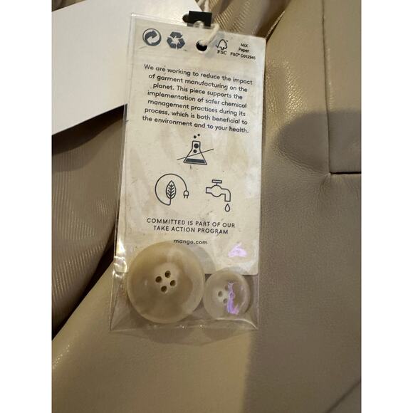 NWT Mango (MNG) Beige/Cream Vegan Faux Leather Power Blazer Size 1X FallLayering - Picture 9 of 10